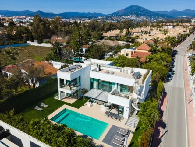 Chalet 7 habitaciones 587m² en venta - Marbella - foto 4