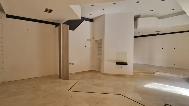 Local comercial en zona centro en Calle Santo Domingo junto a Plaza Aladro — 8