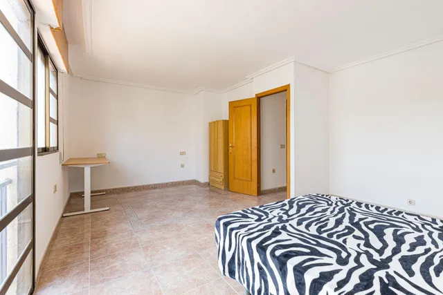 Dúplex con garaje privado y piscina comunitaria en Los Rectores. — 16