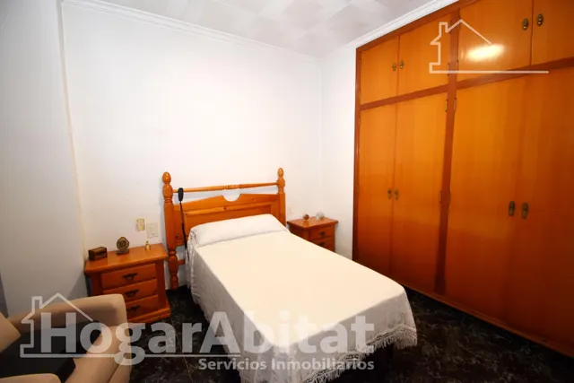 MAGNÍFICA CASA CON DOS VIVIENDAS INDEPENDIENTES Y TERRAZA, CERCA DEL CENTRO — 30