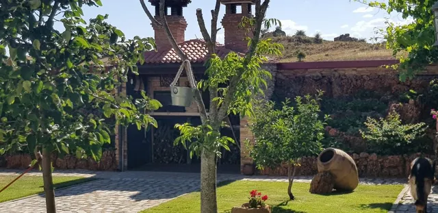 LUJOSO CHALET CON PARCELA EN GOLMAYO — 6