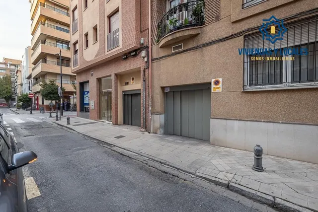 MAGNIFICA PLAZA DE GARAJE EN BARRIO FIGARES - JUNTO A CALLE ALHAMAR — 10