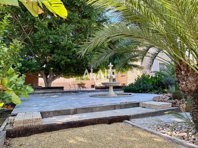 Casa 11 habitaciones 1000m² en venta - Vistahermosa — 11