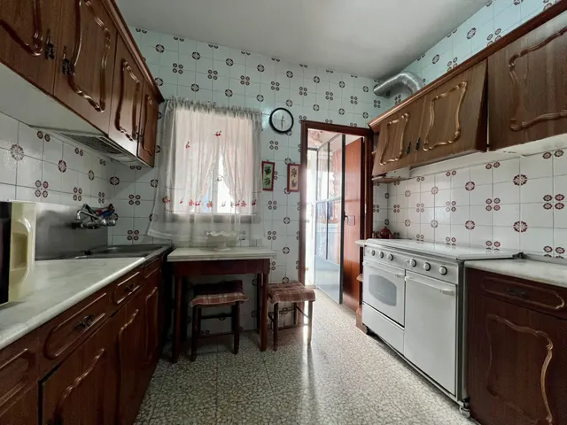 E. PISAZO DE 4 HAB. CON DOS TERRAZAS, DOS BAÑOS. — 10