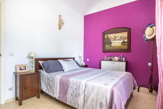 Vive en Simón Verde: Casa pareada con patio, garaje cubierto, piscina y el metro a un paso. — 25