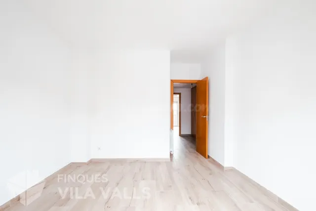 Piso dúplex en pleno centro de Caldes. Ascensor, terraza, 2 balcones y parking incluido. — 4