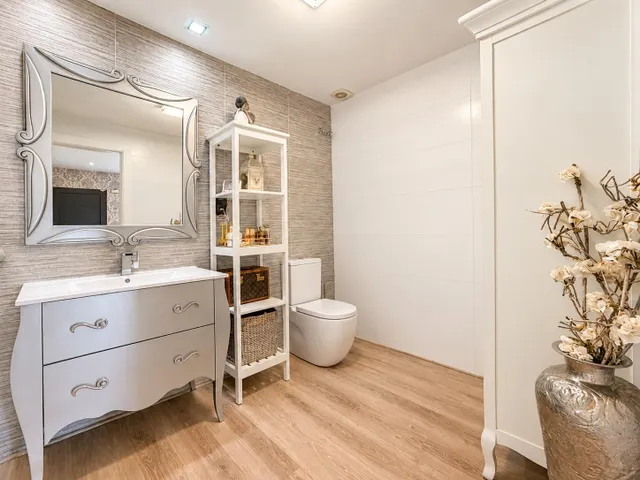 ESPECTACULAR VIVIENDA REFORMADA CON PISCINA, BODEGA, GIMNASIO Y UNA EXCEPCIONAL PRIVACIDAD — 50