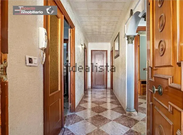 Chalet adosado en venta en Calle Alhambra, 33 — 16