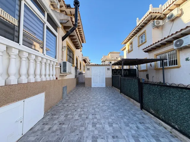 Adosado con solárium, terraza y garaje | Las Filipinas – Ori - foto 4