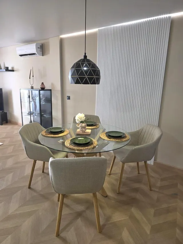 Apartamento con terraza, Alicante, Torrevieja, Playa de los Locos. 3 habitaciones, 110 m2, 200 metros al mar — 30