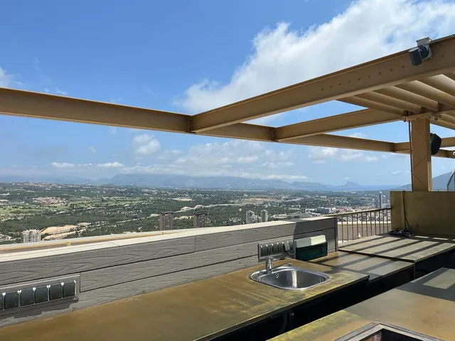 Se vende precioso apartamento en Benidorm con 2 dormitorios, parking y trastero — 44