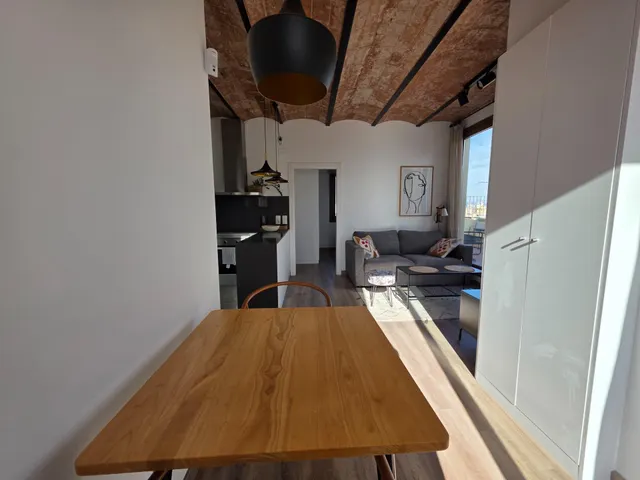 Ático con Solarium reformado en el corazón del Paral·lel (Barcelona) — 8