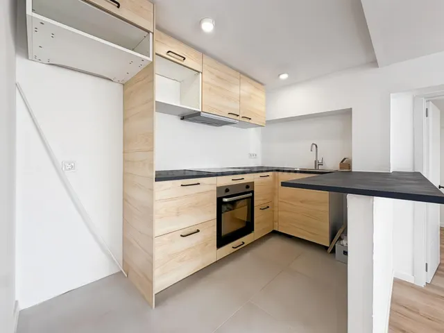 Apartamento reformado de dos dormitorios con jardin privado  - foto 4