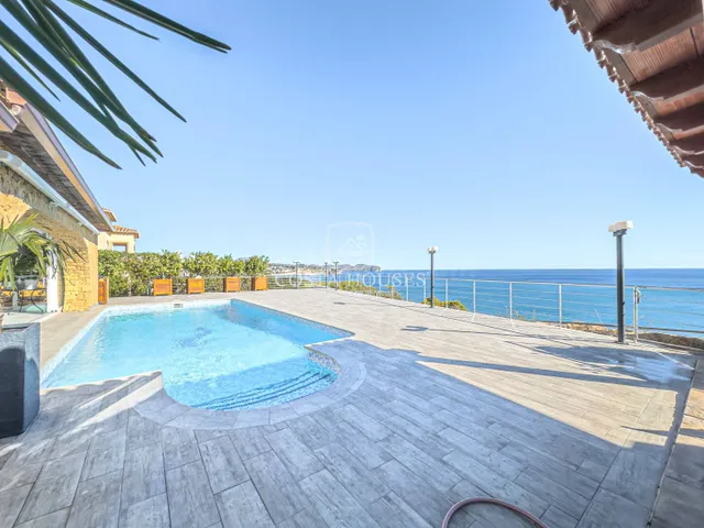 VILLA FUSTERA EN VENTA - LUJO CON VISTAS FRONTALES AL MAR EN - foto 4