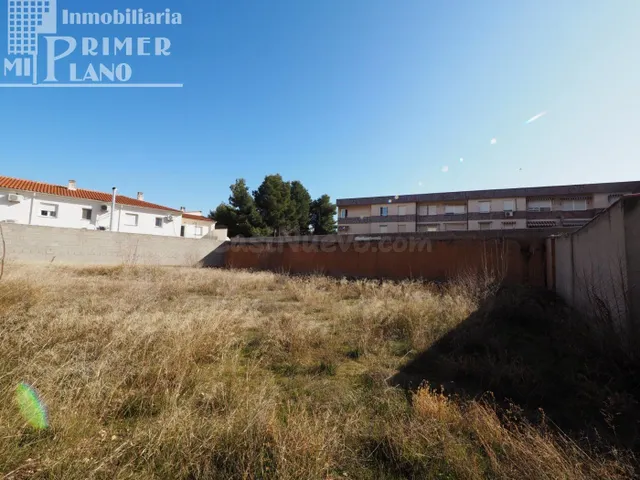 *Se vende solar de 1050 metros cuadrados con 9 metros de fac - foto 2