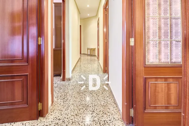 SE ALQUILA VIVIENDA EN VALENCIA — 40