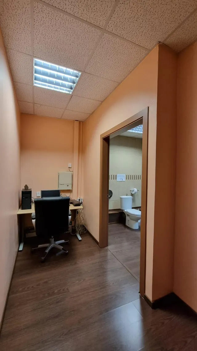 LOCAL COMERCIAL EN VENDA AL CENTRE — 16