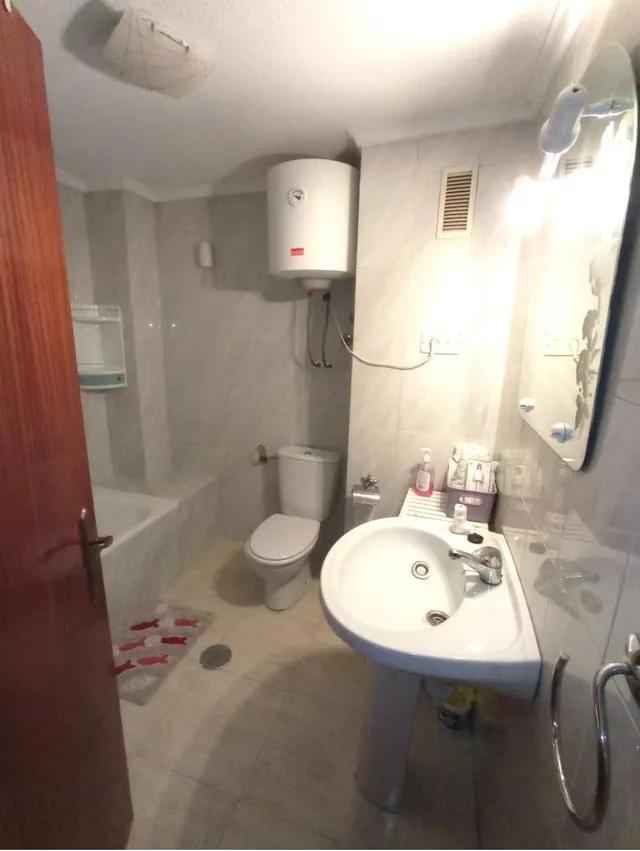 **estudio acogedor con amplia terraza a 400 metros de la playa de los locos** — 10