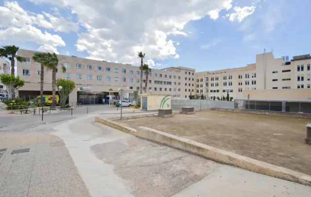 INTERESANTISIMO!!! LOCAL JUNTO HOSPITAL MOTRIL - foto 2