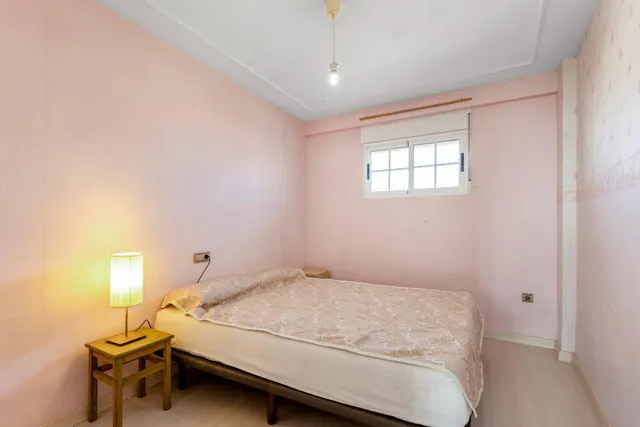 Apartamento en venta en Torrevieja, ubicado en la zona de La Loma, a pocos minutos a pie de la Playa del Cura. Primera línea de mar! — 22