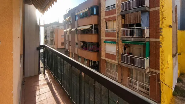Se vende piso en calle Valencia — 20