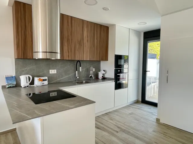Villa independiente con piscina privada, solárium y vistas a la laguna en Moncayo — 28