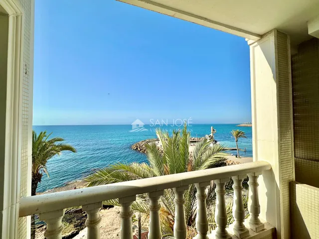 VENTA DE PISO EN TORREVIEJA, PRIMERA LÍNEA DE PLAYA Y VISTAS AL MAR — 2