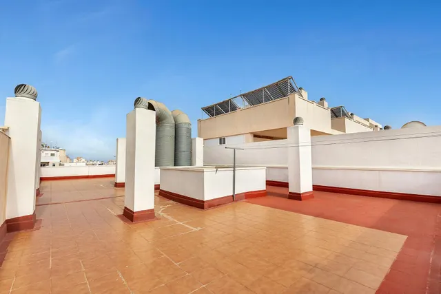 Estudio en Torrevieja con piscina comunitaria — 24