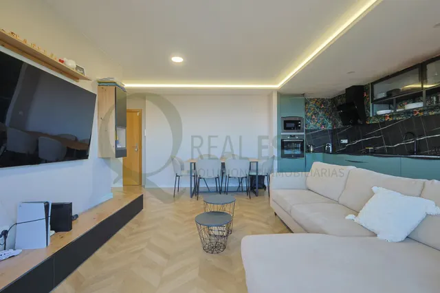 Ático con vistas al mar y solárium privado de 76 m2 en Coveta Fumá. — 9