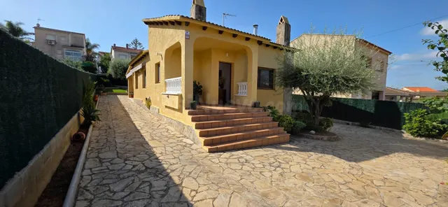 CASA SEMIREFORMADA COMODIDAD SIN ESCALERA — 2
