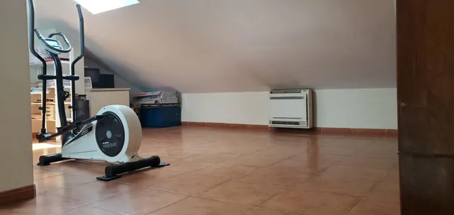 ¡oportunidad en nuevo bulevar! amplio chalet adosado con jardín único y dos plazas de parking privadas. — 45