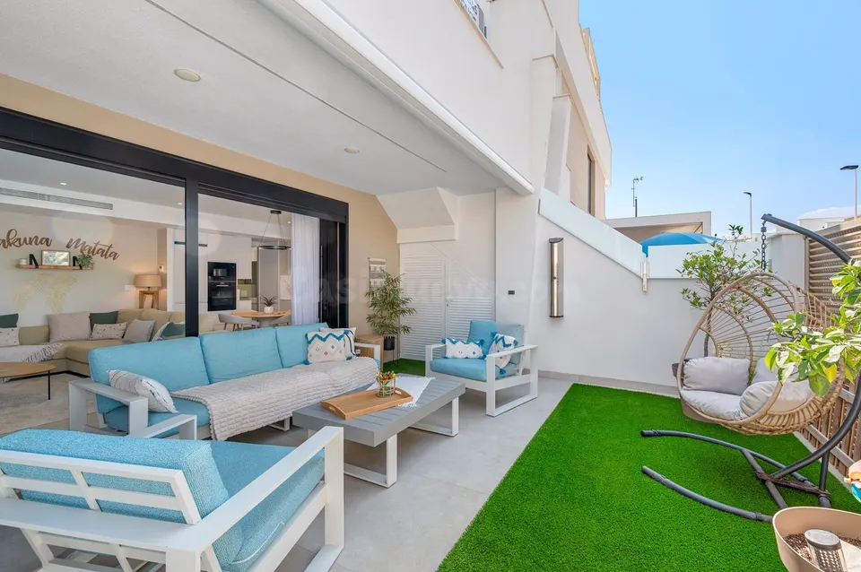 APARTAMENTO DE 3 DORMITORIOS Y 2 BAÑOS EN SAN PEDRO DEL PINATAR (MURCIA)