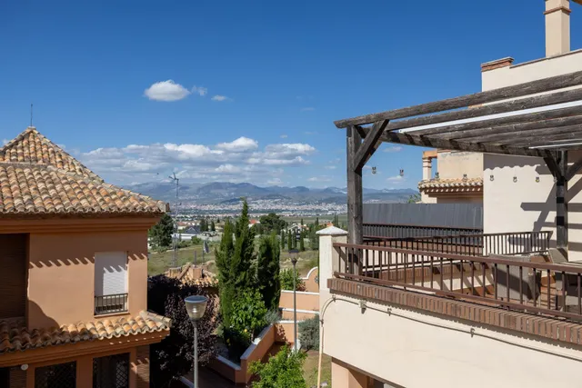 Ponemos a la venta esta preciosa casa en Urbanizacion cerrada, con zonas comunes y piscina comunitaria. — 21