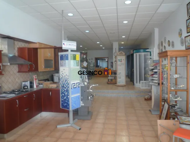 LOCAL COMERCIAL EN VENTA O ALQUILER E ONTINYENT — 2