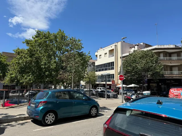 Oportunidad única de local comercial en Roses, a solo 2 minu - foto 2