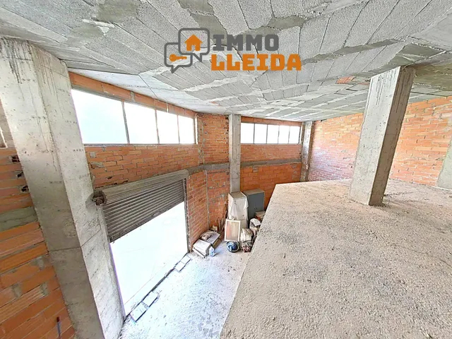 OPORTUNIDAD Local comercial de 2 plantas en Balaguer — 26