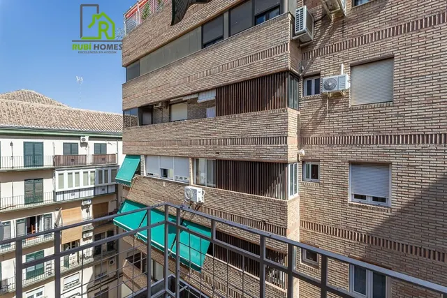 AMPLIO PISO JUNTO GRAN CAPITAN — 23
