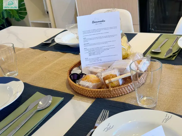 EXCLUSIVO APARTAMENTO REFORMADO EN EL CAMPELLO CON TERRAZA, PISCINA Y UBICACIÓN PRIVILEGIADA JUNTO AL MAR — 35