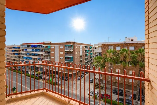 Ático reformado en venta en Torrevieja a 100 metros de la playa del acequión, con 3 dormitorios y 2 terrazas — 26