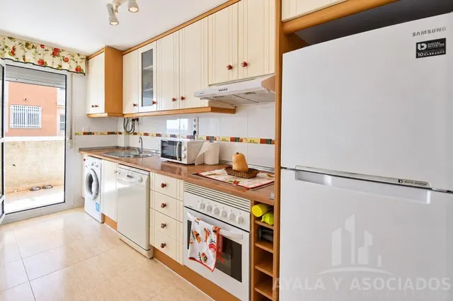 Apartamento en venta con terraza, piscina comunitaria y plaza de garaje, en la manga del mar menor, zona del estacio — 14