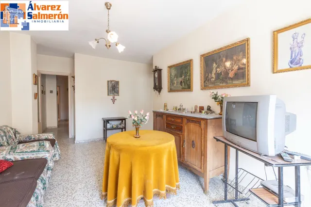 Piso con terraza y gran potencial junto a Camino de Ronda — 6