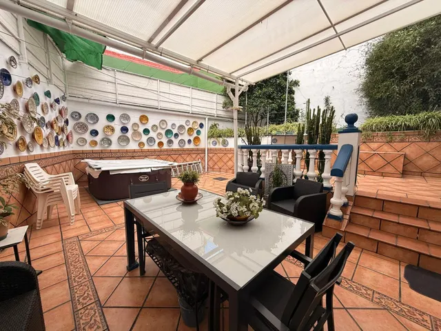 Casa independiente con patio estilo cordobés y gran garaje e - foto 2