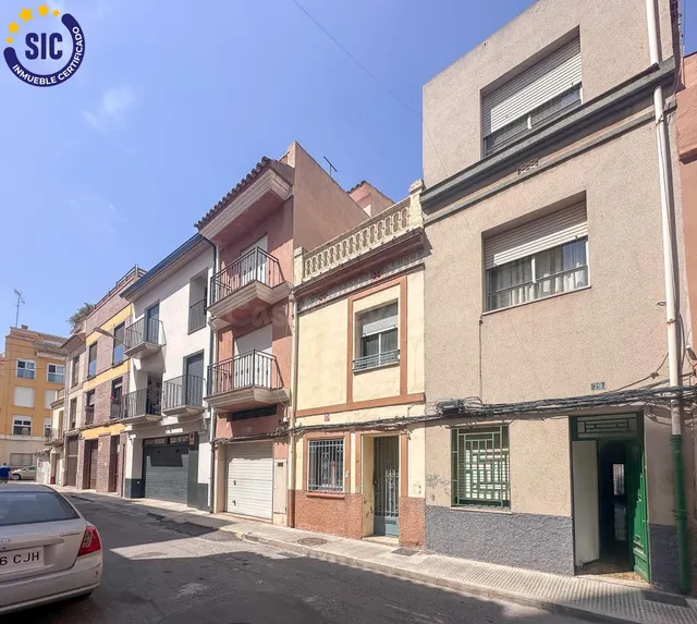 Casa con entrada por dos calles: C/ Pintor Montoliu y C/ Alm - foto 5