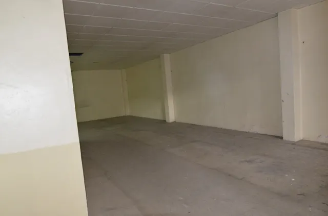 Urbis te ofrece un local comercial en zona San Cristóbal, Salamanca. — 13