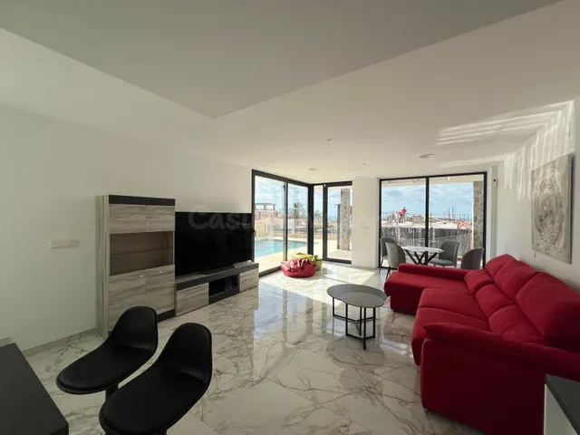 SE VENDE CHALET CON MAGNIFICAS VISTAS EN FINESTRAT - foto 4