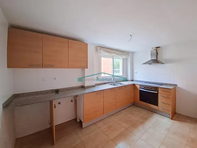 Chalet con jardín, 4 dormitorios y sótano independiente en Alfara de la Baronía — 11
