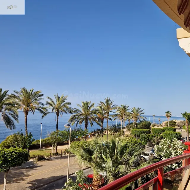 SE VENDE APARTAMENTO EN PRIMERA LINEA DEL MAR - foto 2