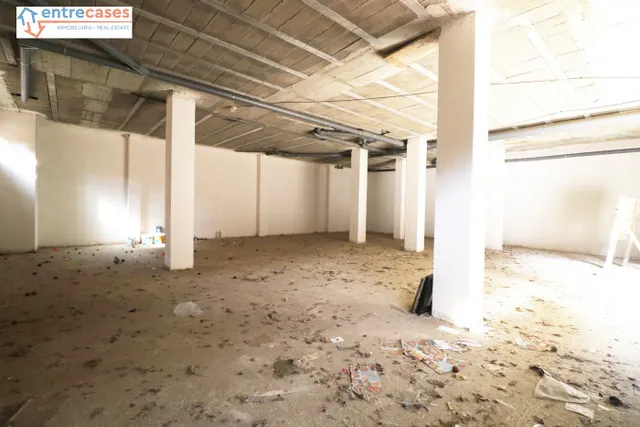 LOCAL COMERCIAL DIÁFANO A 200 METROS DE LA PLAYA — 5