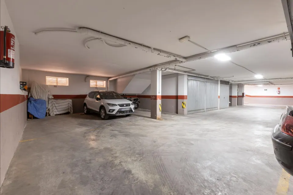 Plaza de aparcamiento de 25 m2 en Armilla (Granada) – acceso por calle málaga
