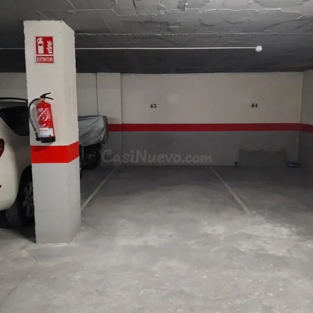 ¡Oportunidad Única! Garaje en Venta en Elda por solo €13,500